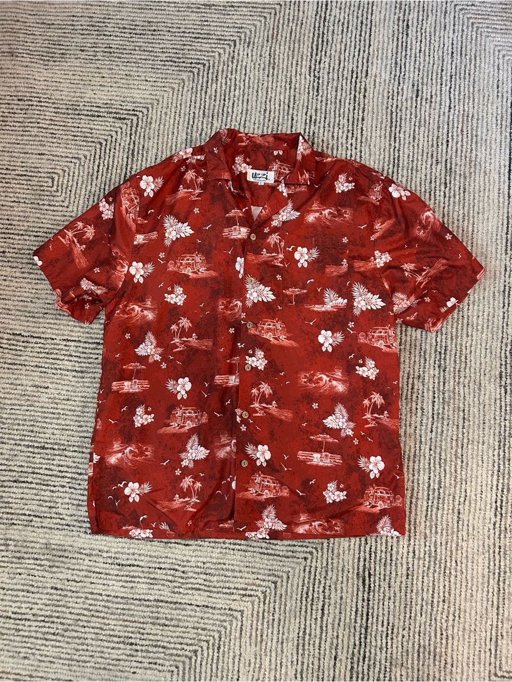 Uzzi Amphibious Gear Hawaiian Button Up Red White Shirt Men's Size Large